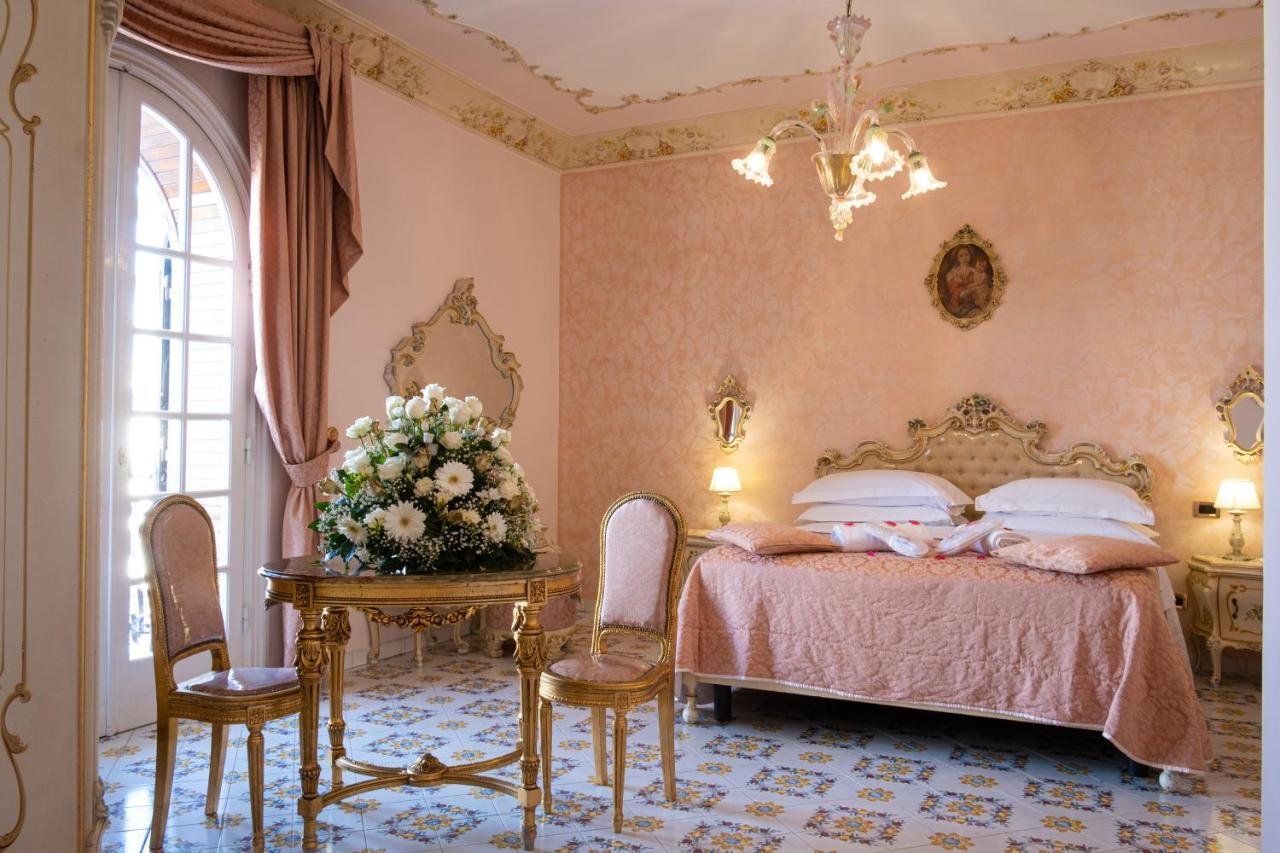 Grand Hotel La Sonrisa SantʼAntonio Abate Esterno foto
